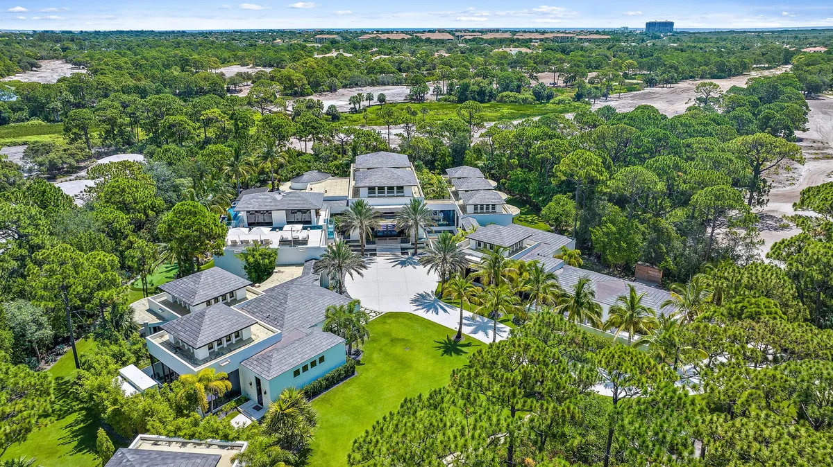 Bear's Club Residence