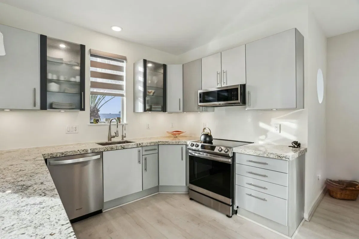 The Meridian Unit 406 photo 7