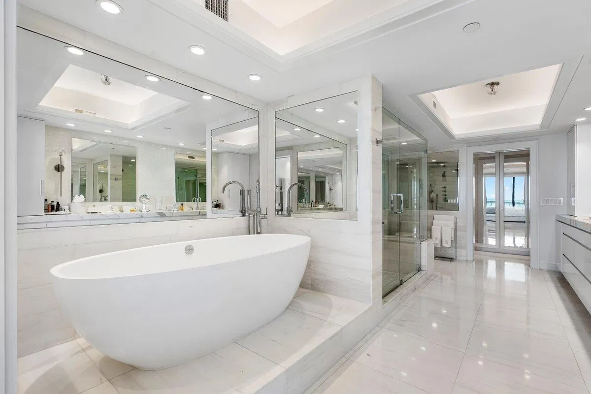 Sloan's Curve Palm Beach Unit 508s photo 16