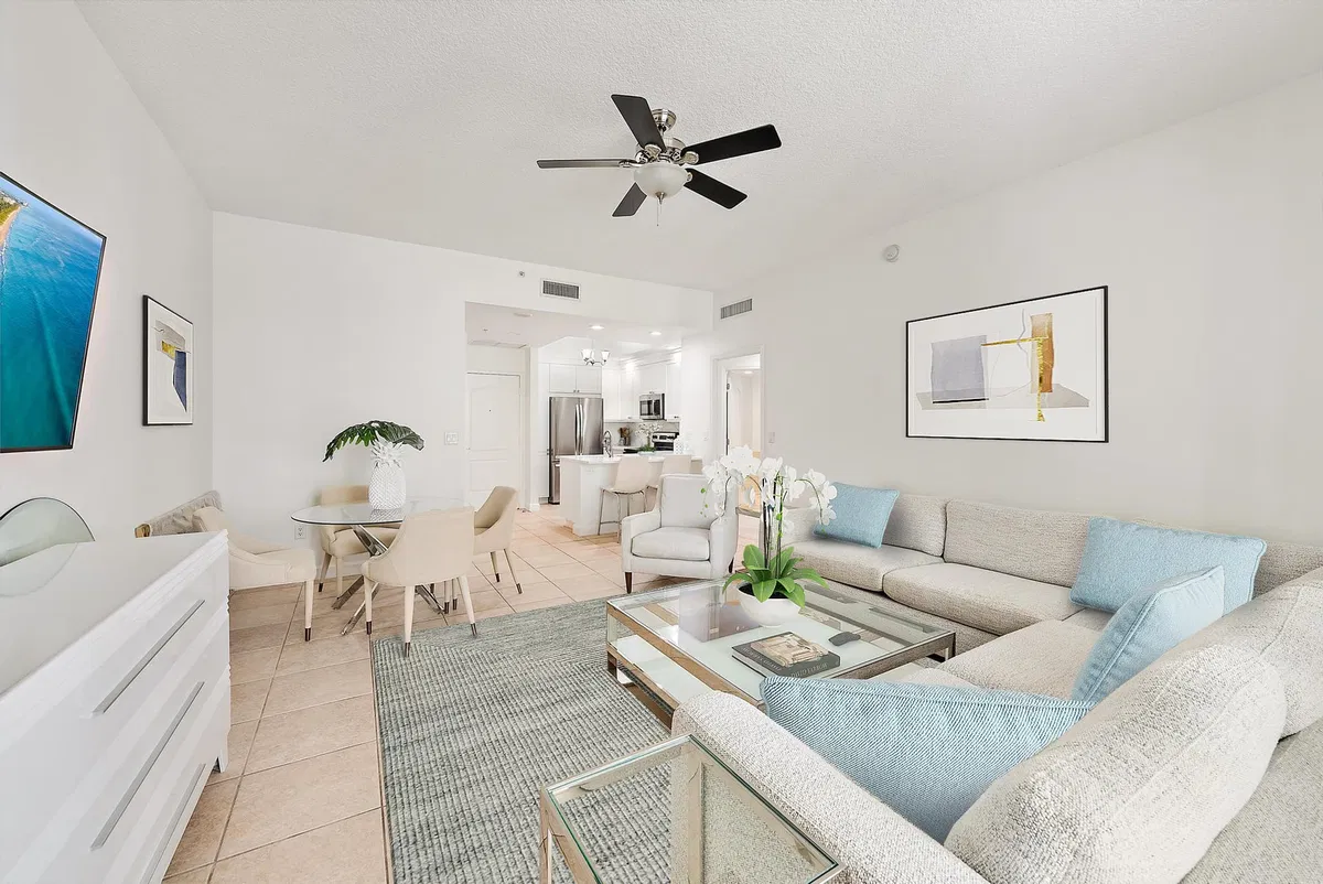 One City Plaza Unit 815 photo 4