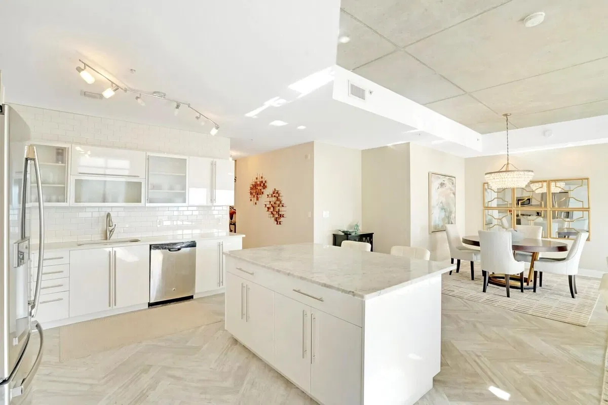 Villa Lofts Unit 902 photo 4