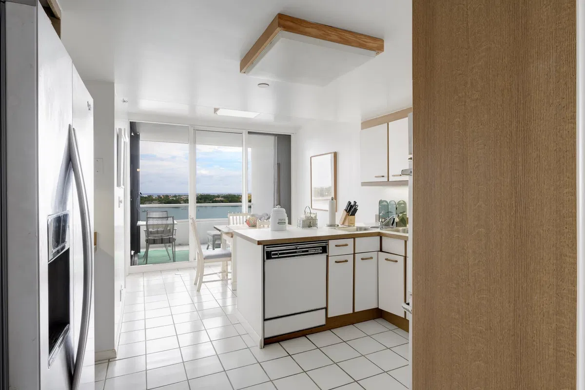 The Plaza of The Palm Beaches Unit 10f photo 7