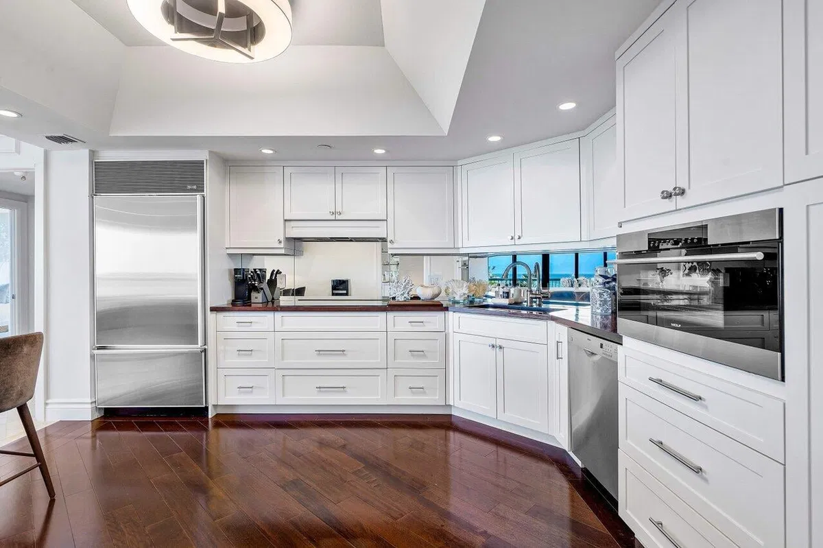 Sloan's Curve Palm Beach Unit 407s photo 7