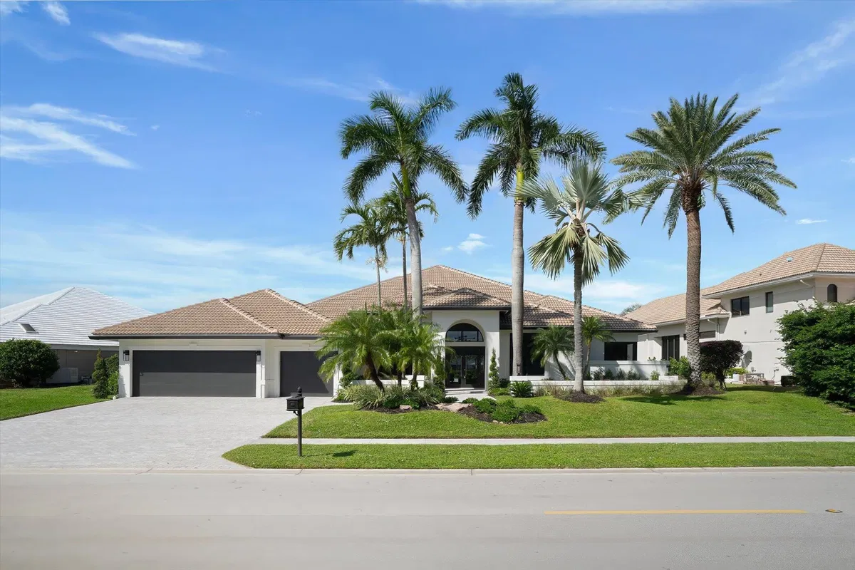 Bocaire Country Club Residence