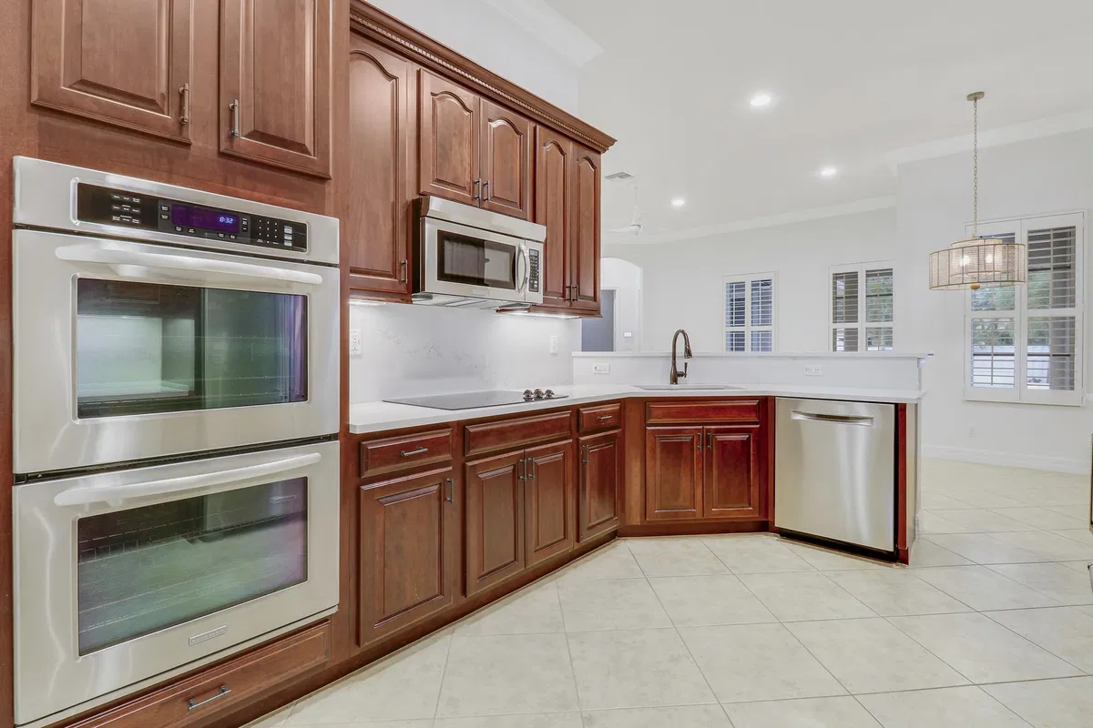 Canterbury Place Residence photo 16