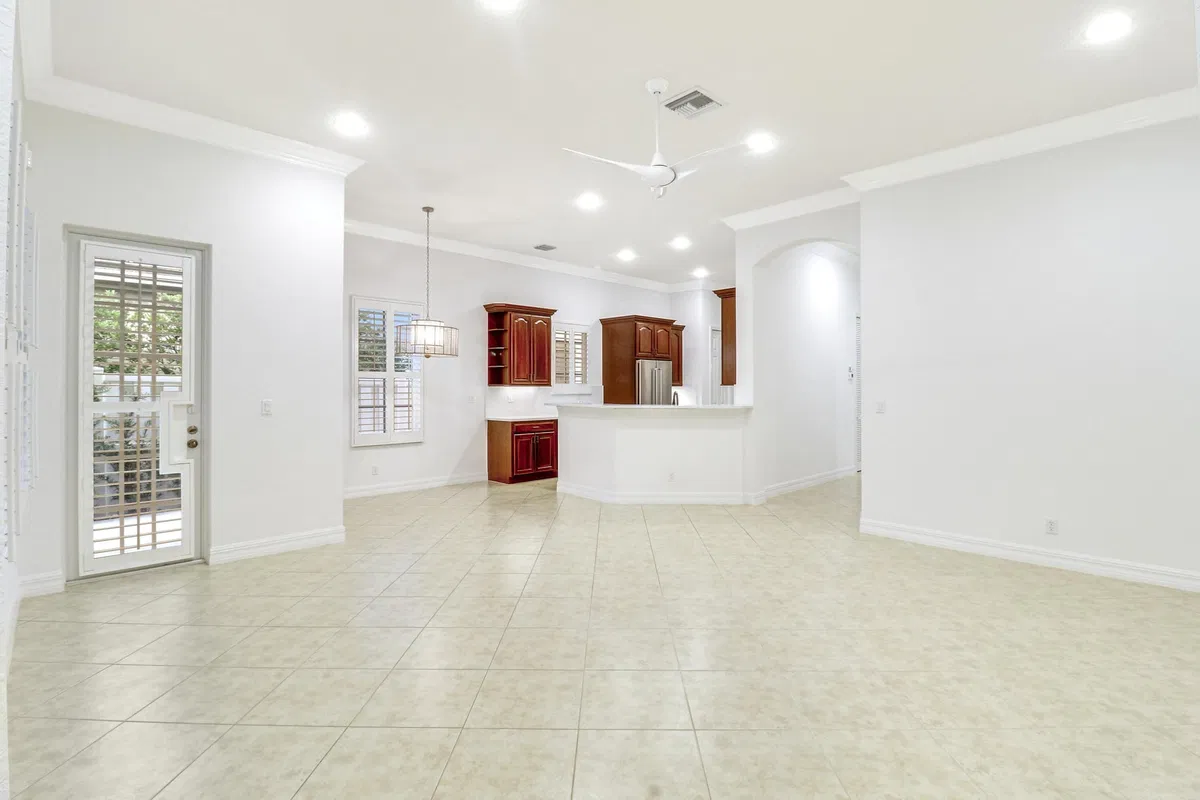 Canterbury Place Residence photo 25