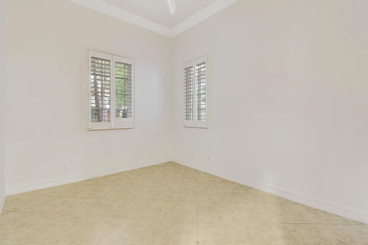 Canterbury Place Residence photo 37