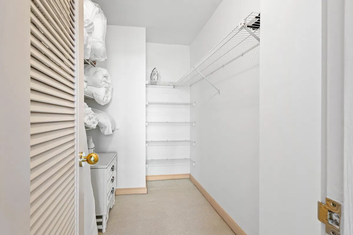 Trianon Unit 1805 photo 10