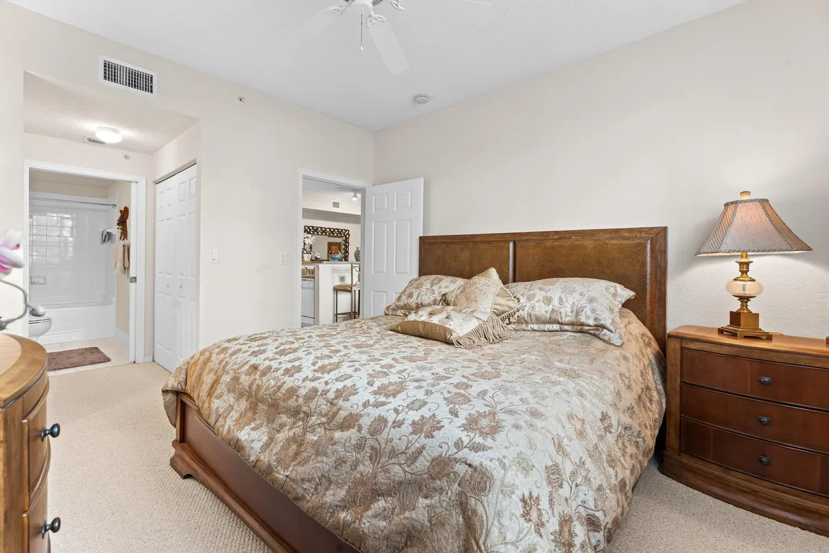 Flagler Pointe Unit 103 photo 16