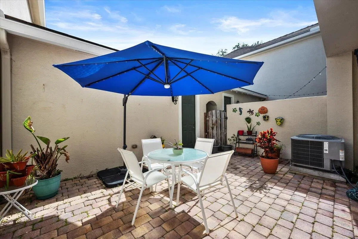 Canterbury Place Residence photo 10