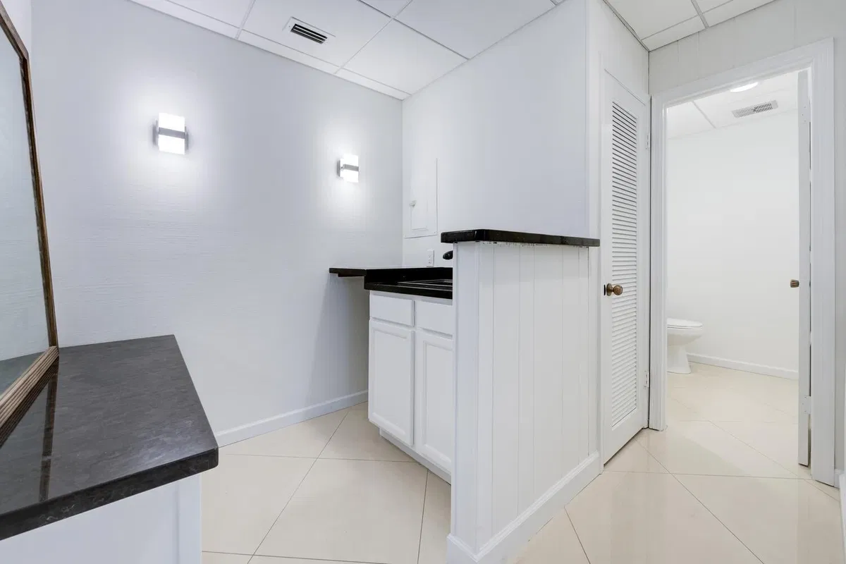  Unit 116-117 photo 13