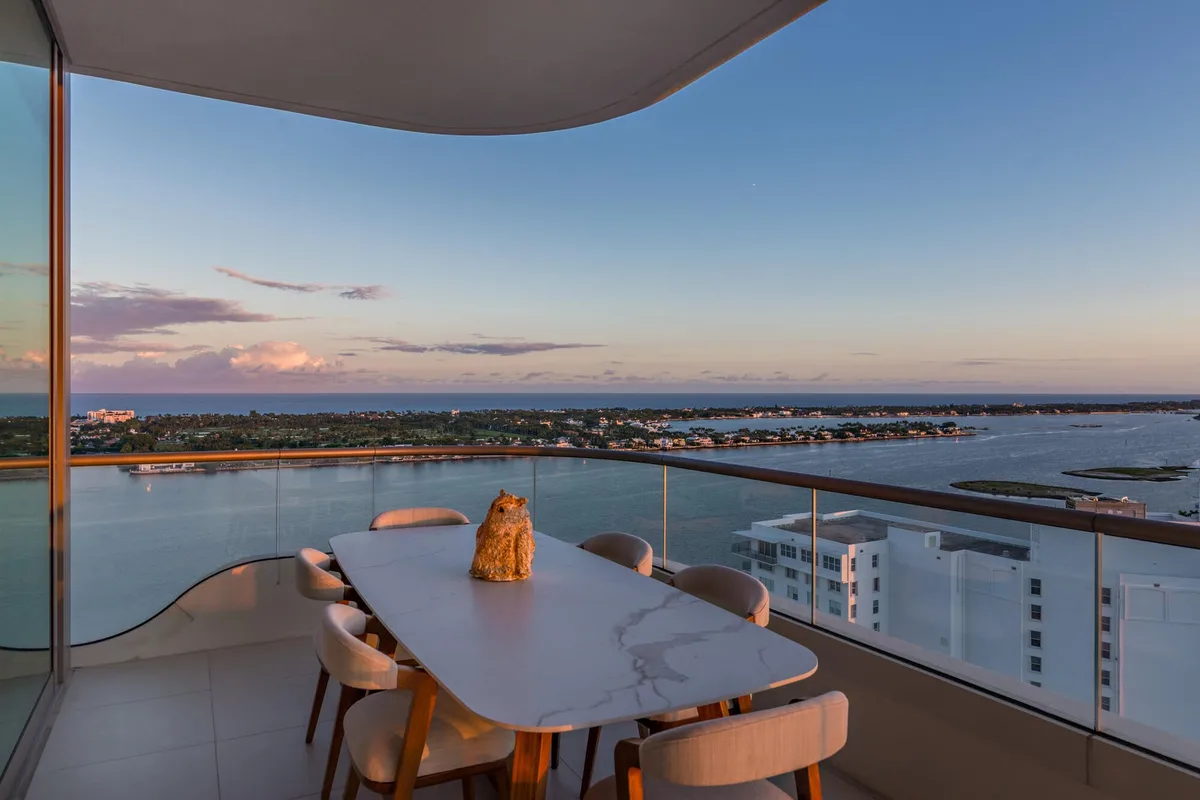 La Clara Palm Beach Unit 2101