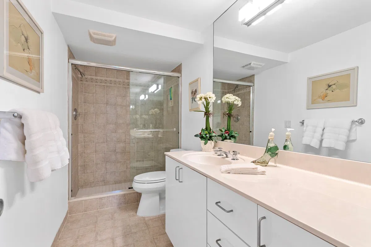  Unit 401 photo 28