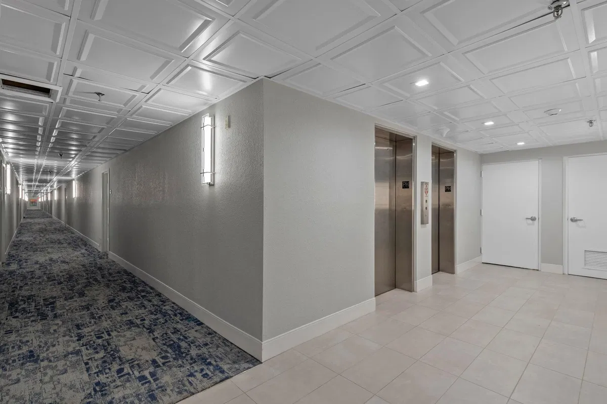  Unit 401 photo 31