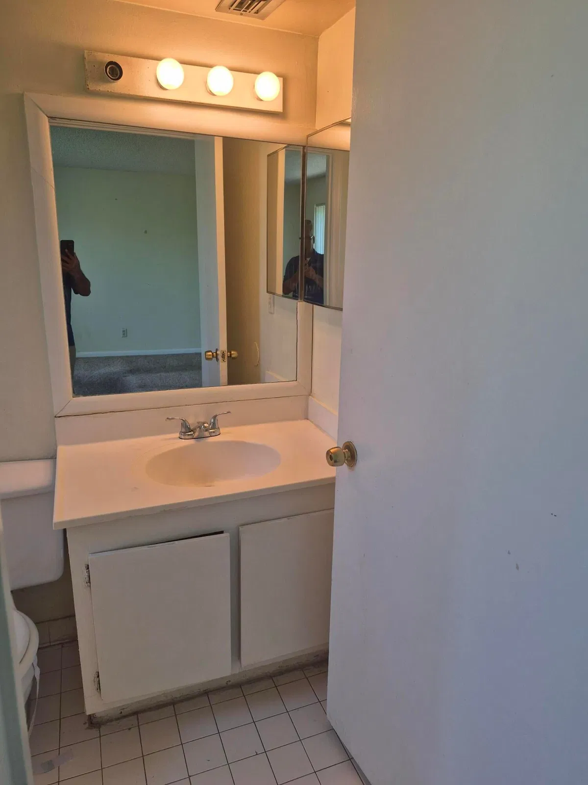 Unit 407 photo 4