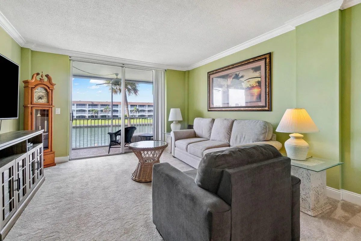 Paradise Harbour North Palm Beach Unit 208 photo 7