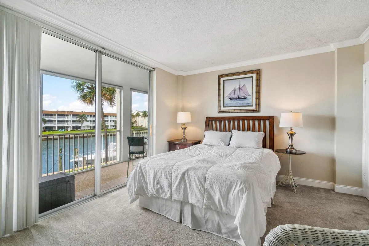 Paradise Harbour North Palm Beach Unit 208 photo 13