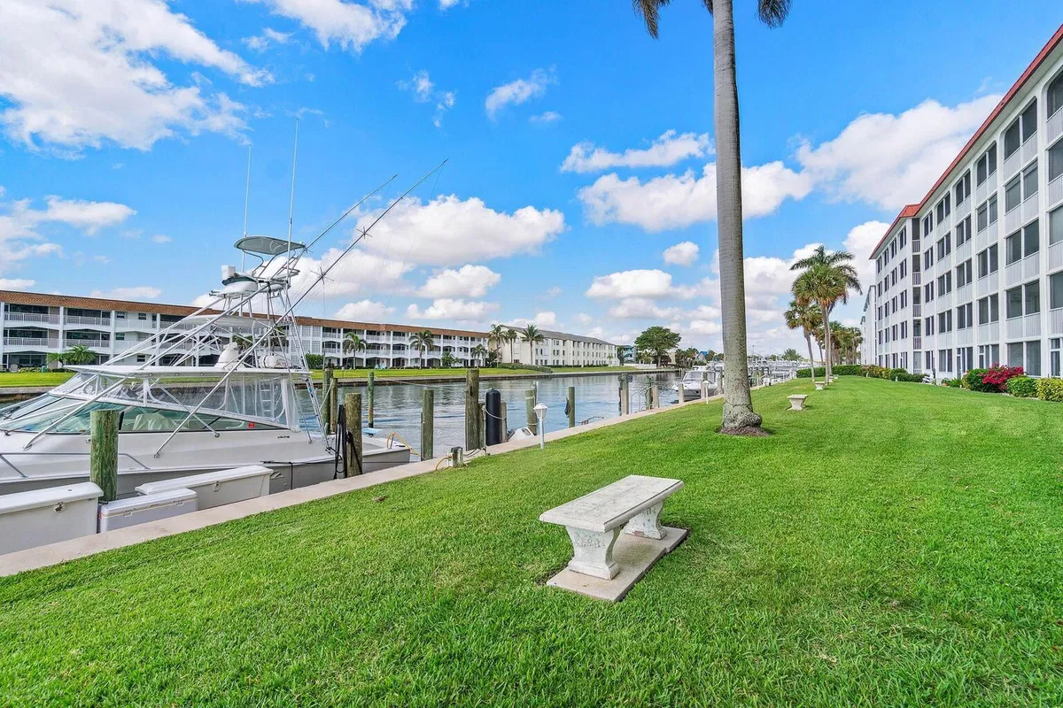 Paradise Harbour North Palm Beach Unit 208 photo 22