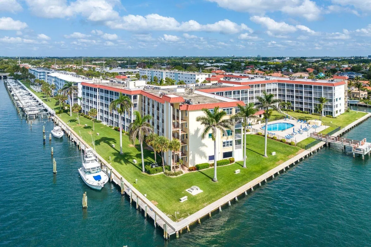 Paradise Harbour North Palm Beach Unit 208 photo 28