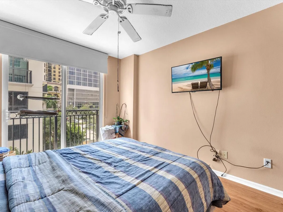 The Prado Unit 339 photo 22