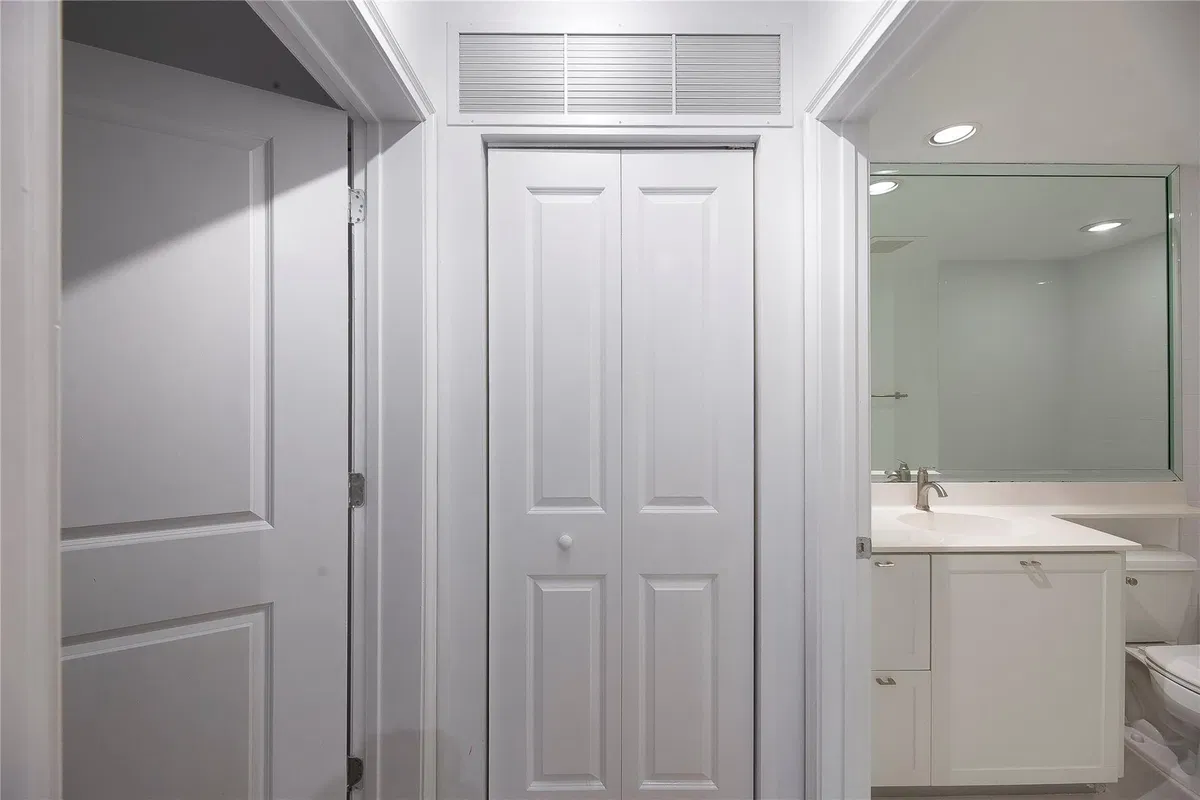 The Astor Unit 403 PH-03 photo 28
