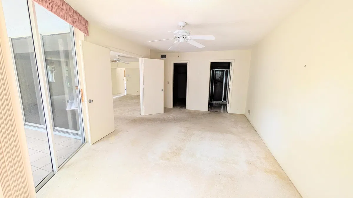 Unit 104 photo 10