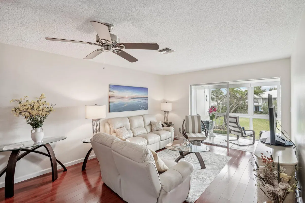  Unit 212 photo 10
