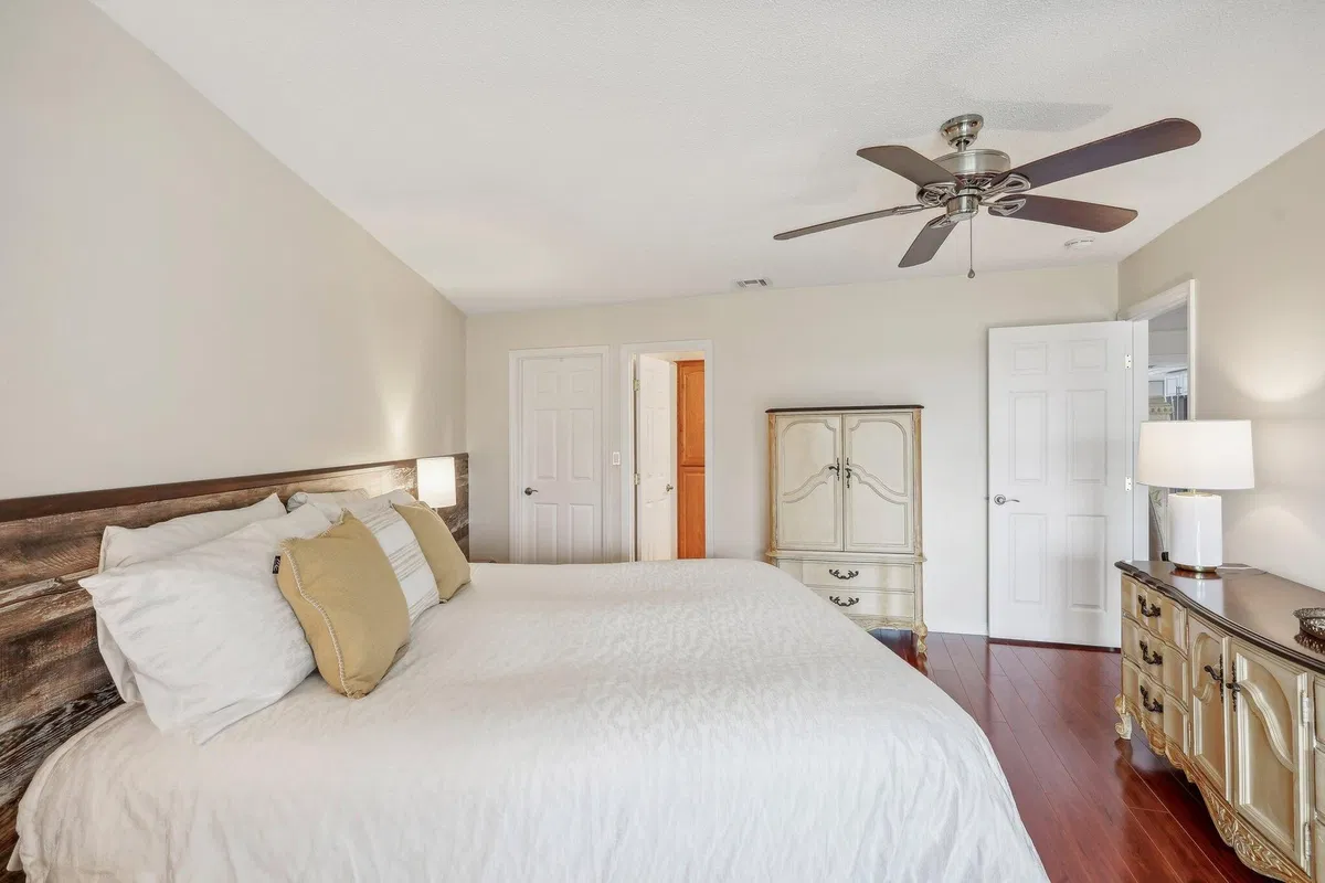  Unit 212 photo 55
