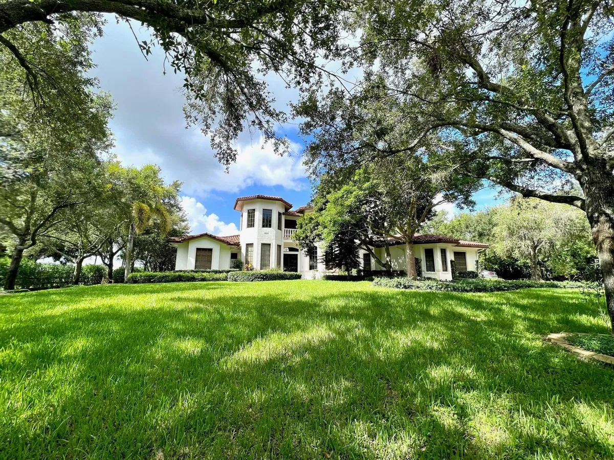 Saddle Trail Park Residence photo 4