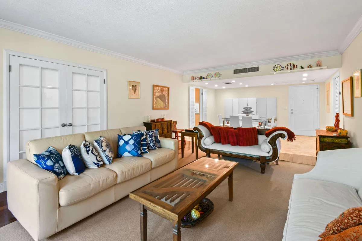 In-Town Palm Beach Unit 2 D photo 7