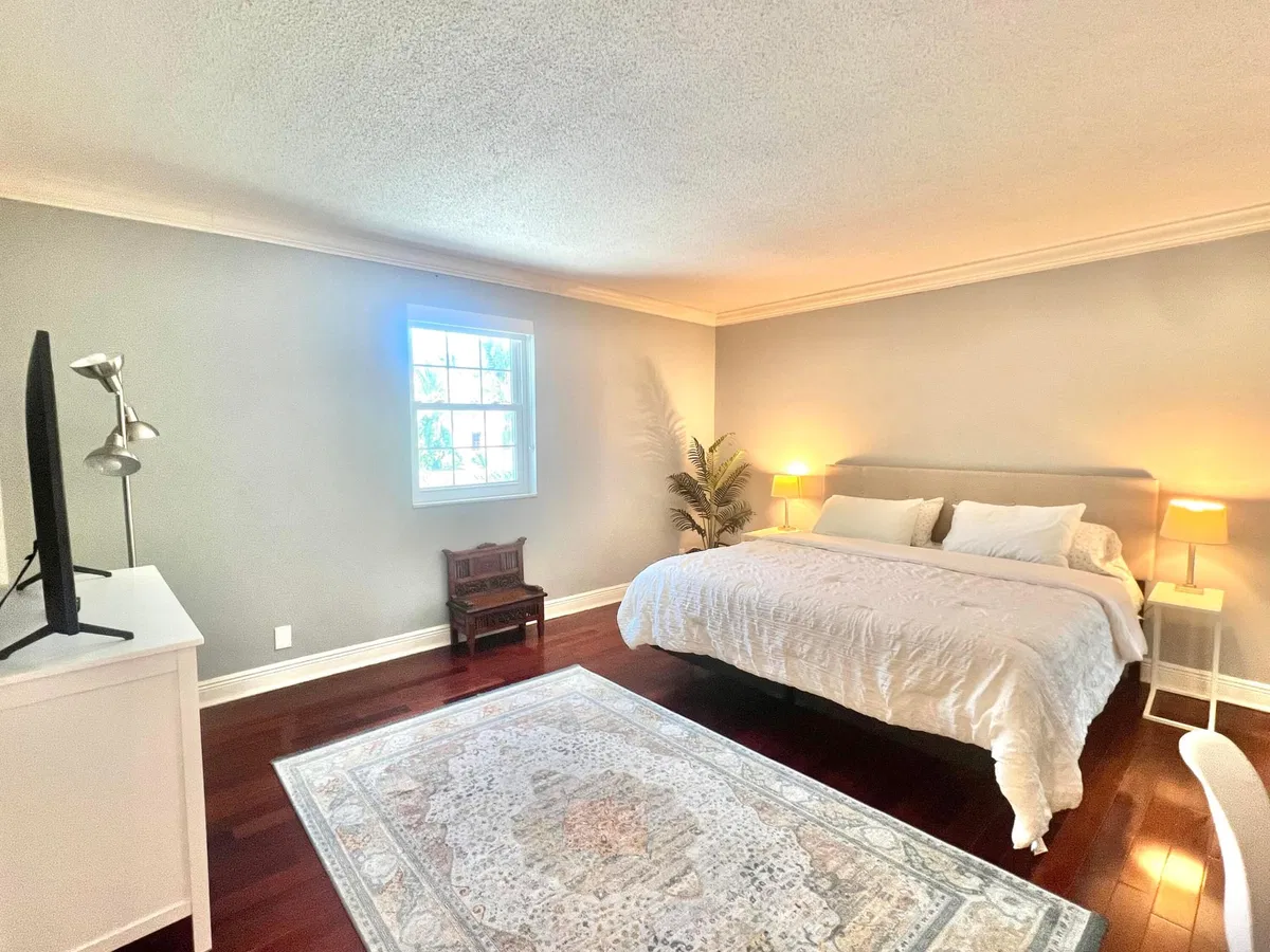 In-Town Palm Beach Unit 2 D photo 16