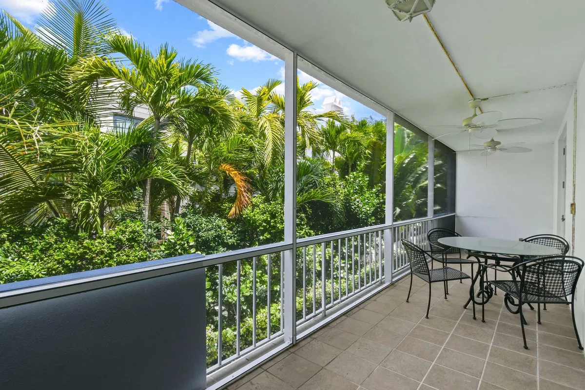 In-Town Palm Beach Unit 2 D photo 31