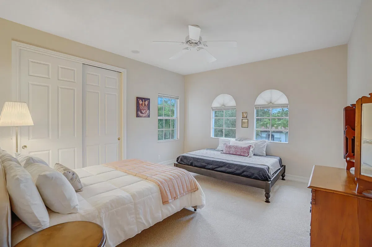 Residence photo 34