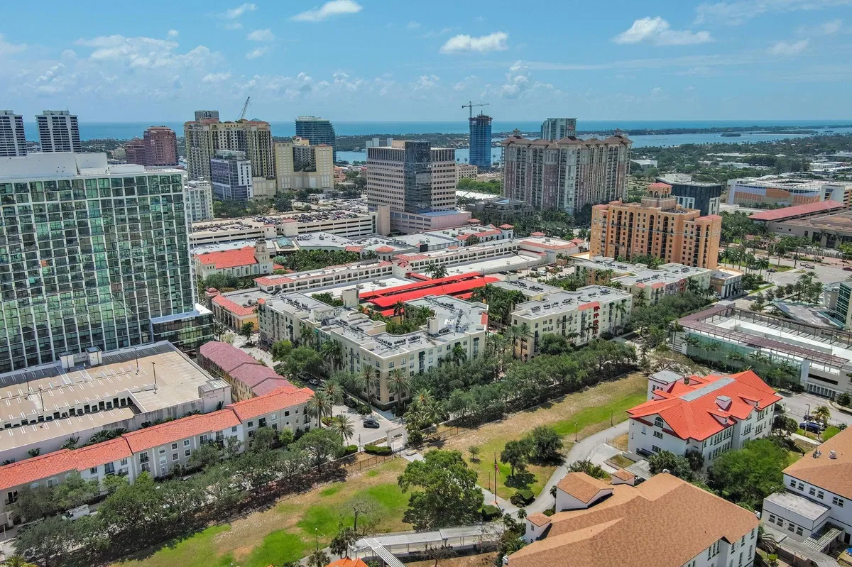 Courtyards in Cityplace Unit 110 photo 19