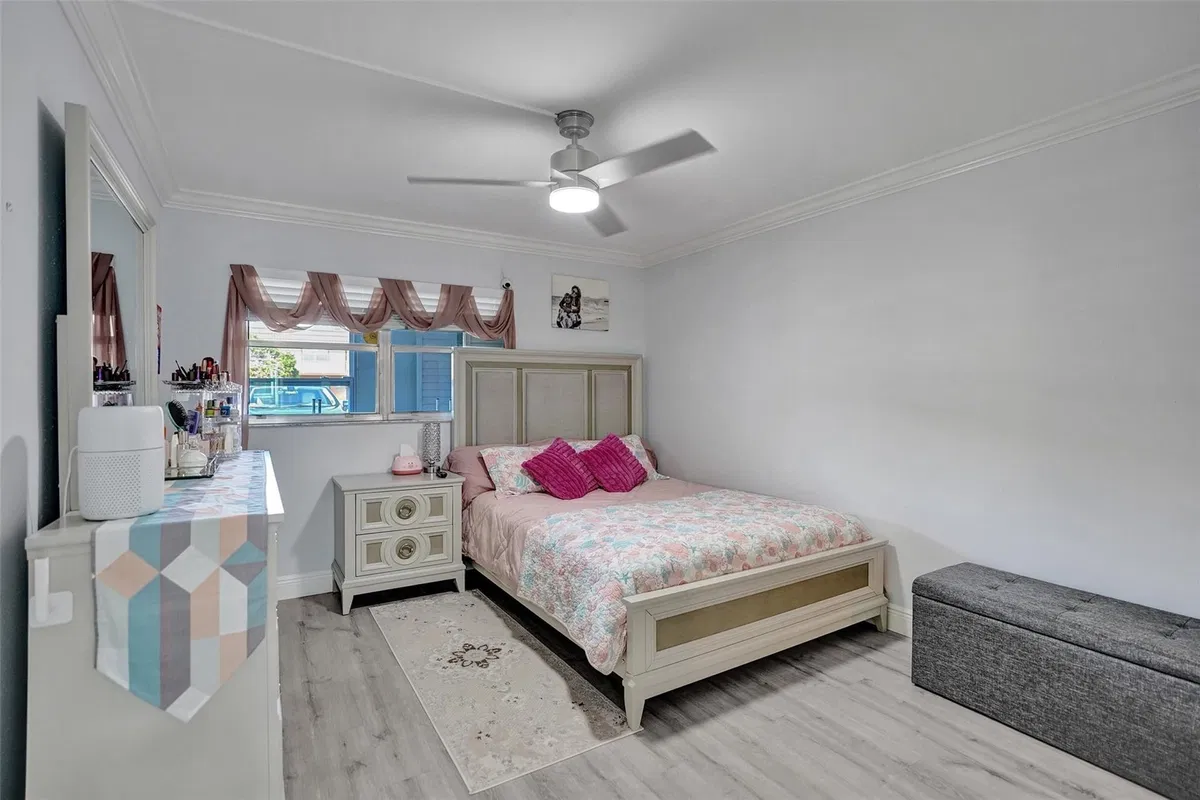  Unit 356 photo 22