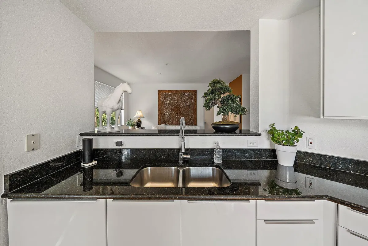 Unit 306 photo 13