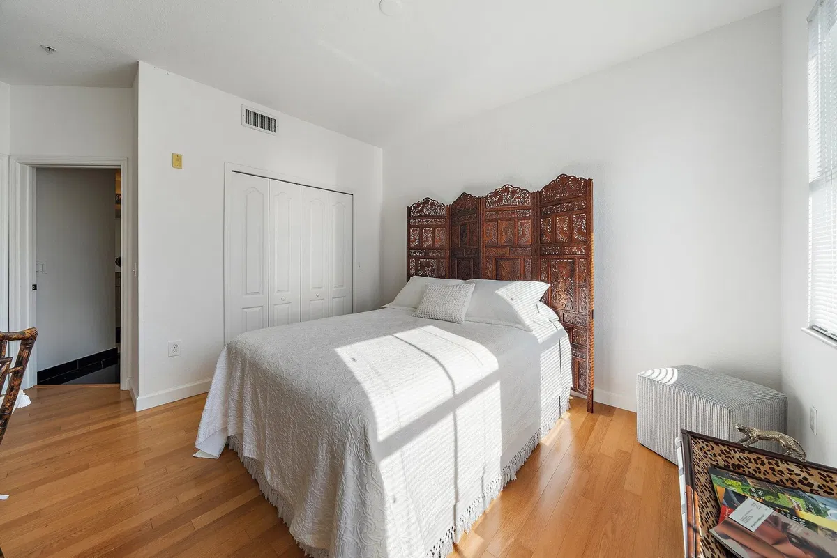 Unit 306 photo 28