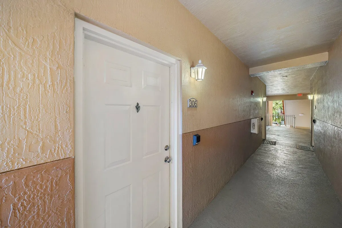 Unit 306 photo 31