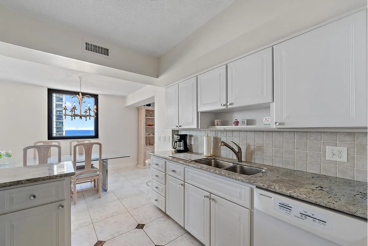 Eastpointe Singer Island Unit 12f photo 7