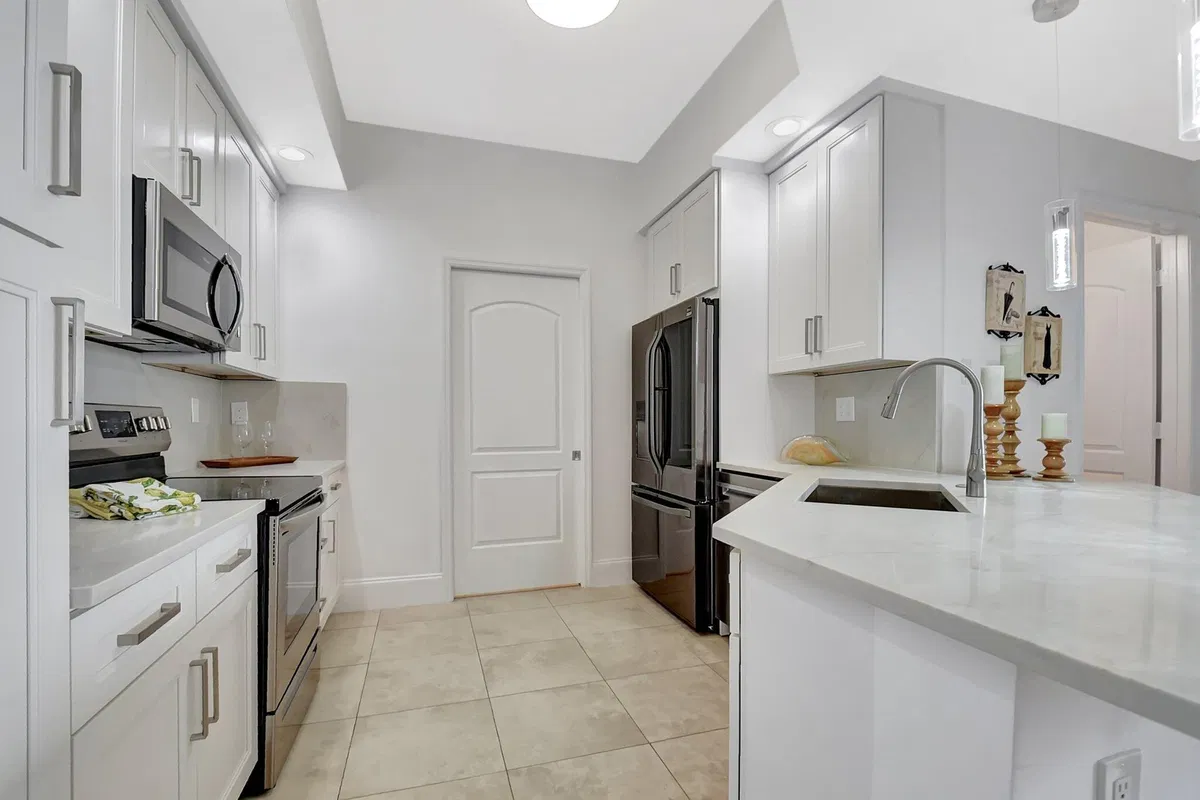 One City Plaza Unit 804 photo 10