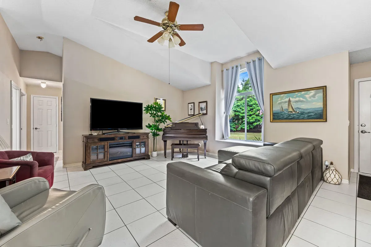 Residence photo 7