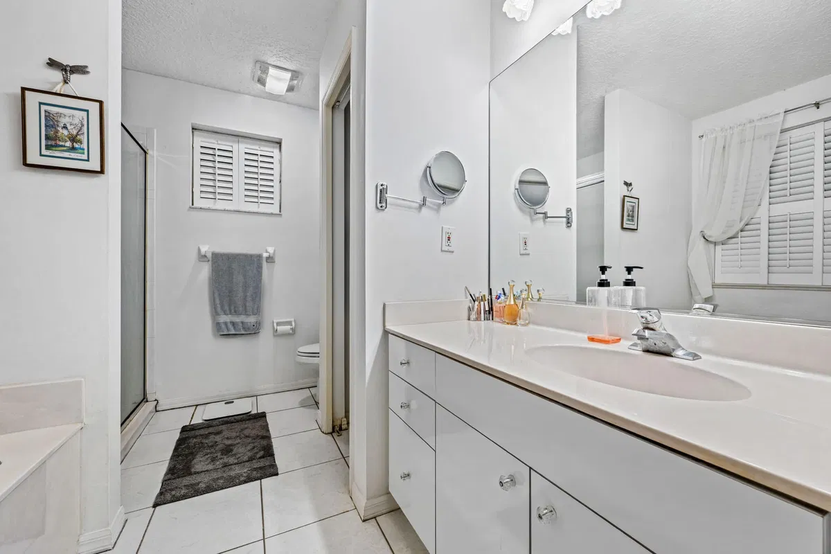 Residence photo 16