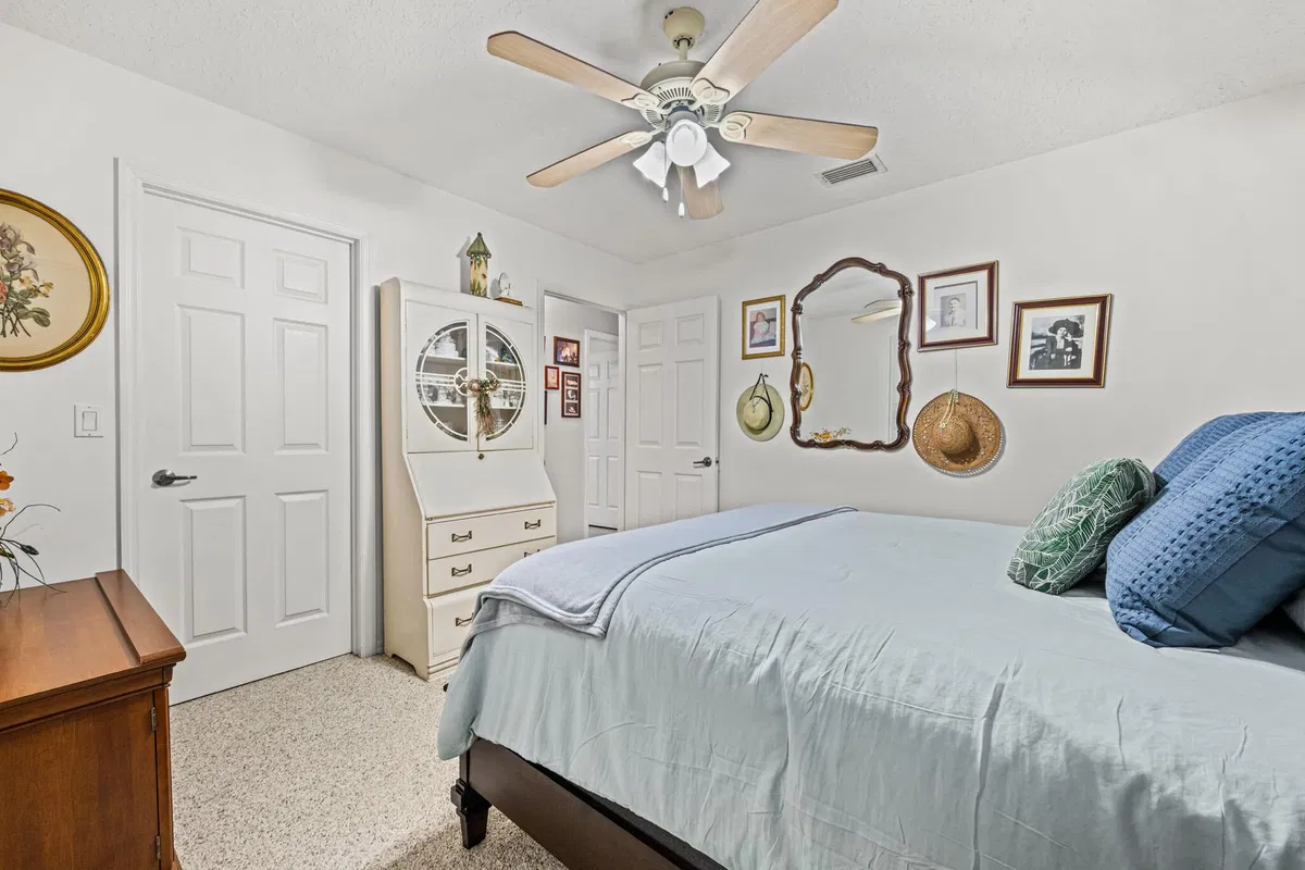 Residence photo 19