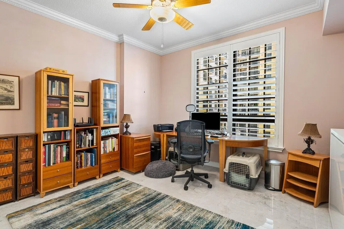 One City Plaza Unit 1012 photo 22