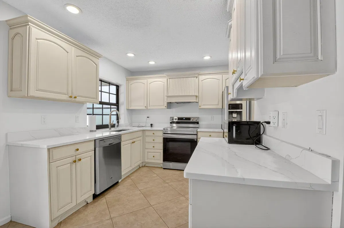 Boca Isles Residence photo 19