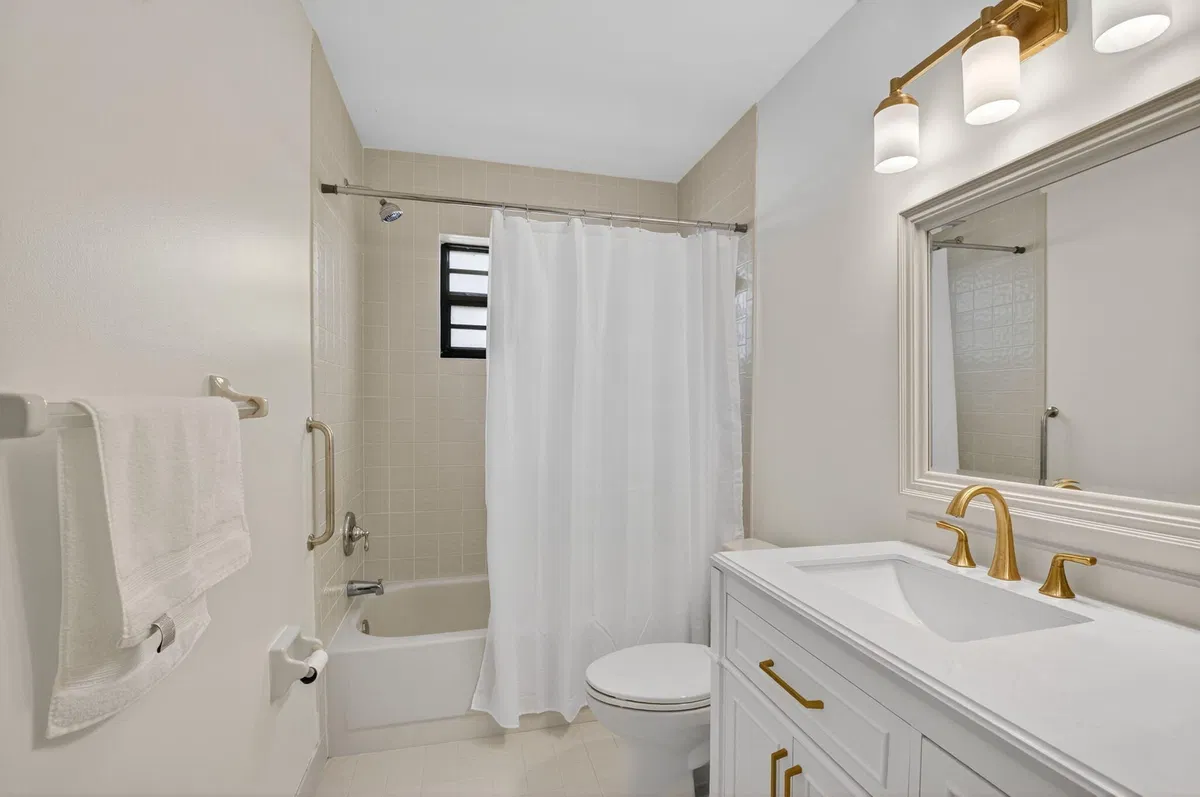 Boca Isles Residence photo 37