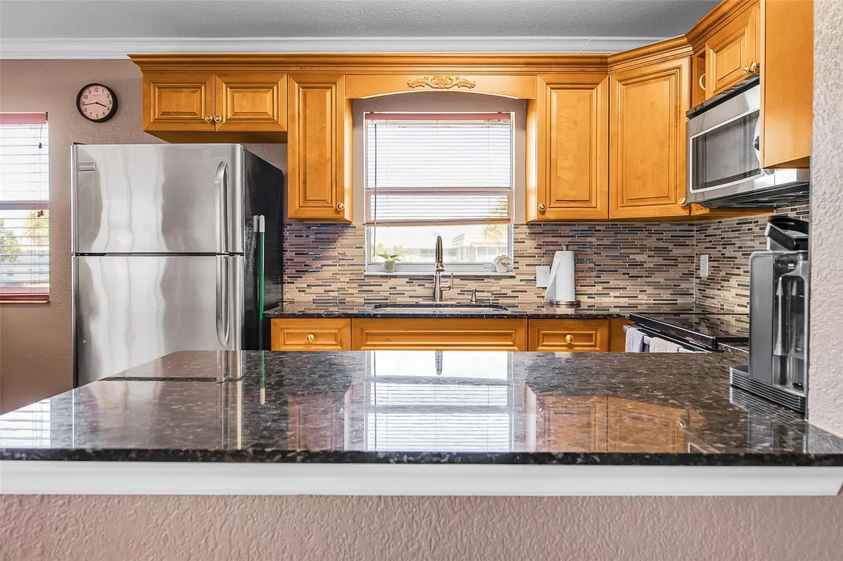 Unit 409 photo 16
