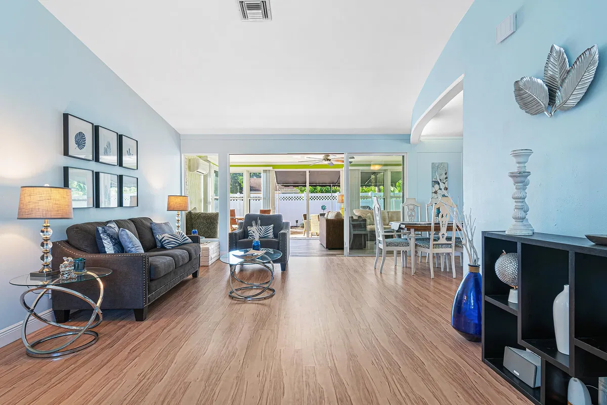 SoSo West Palm Beach Residence photo 7
