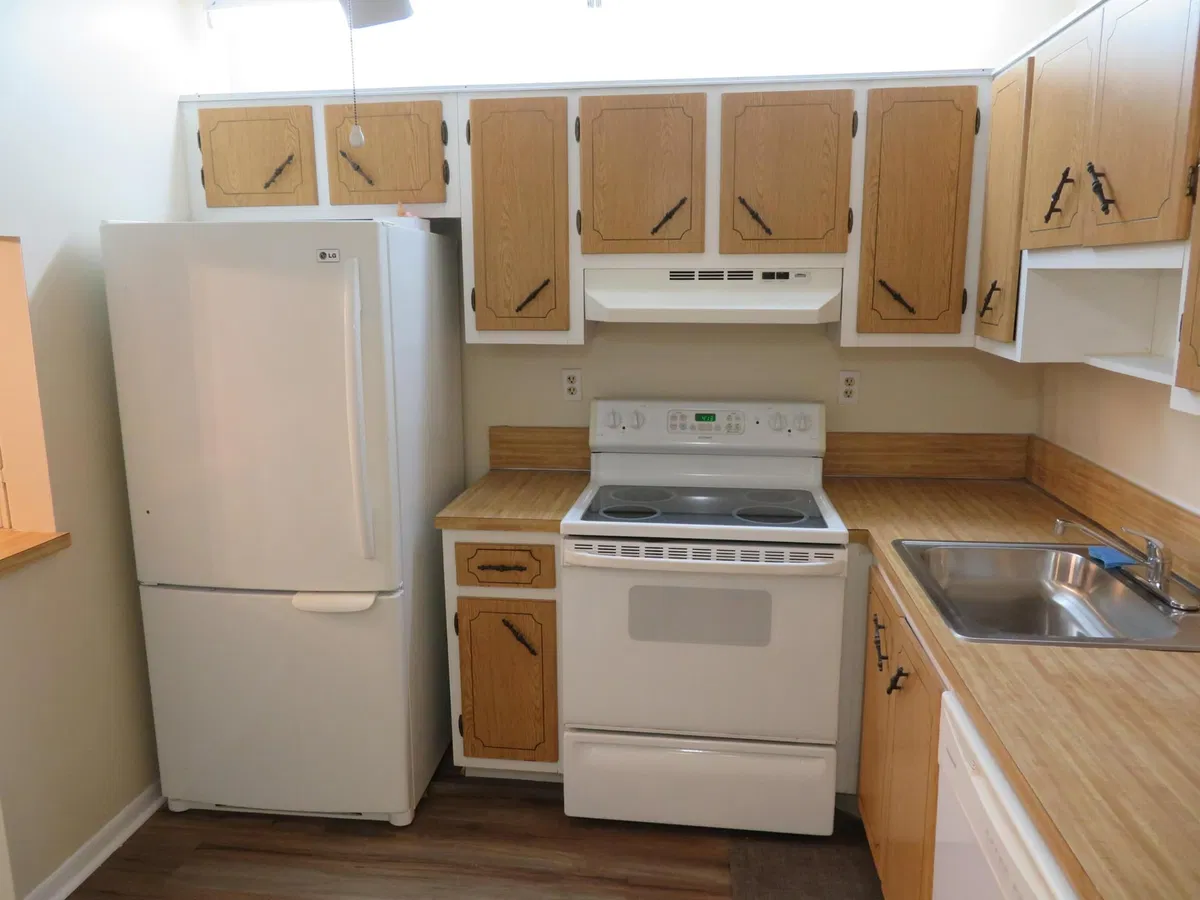 Unit 117 photo 22