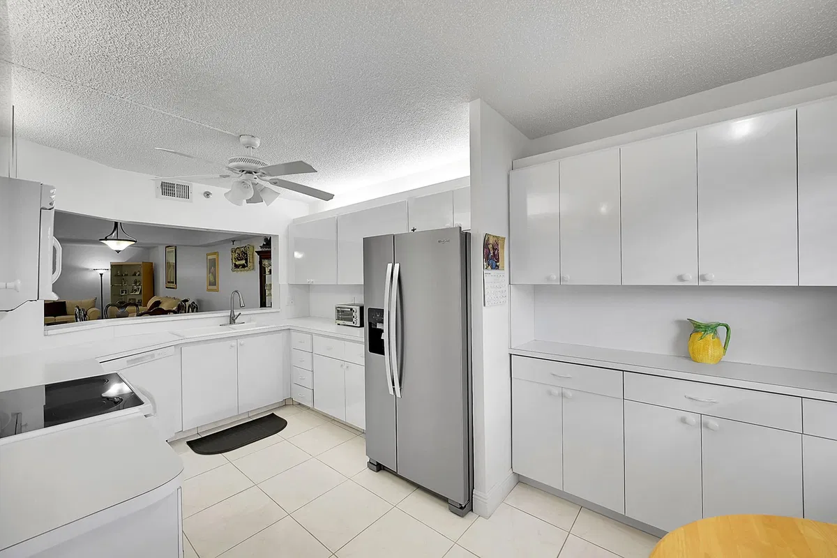  Unit 1304 photo 7